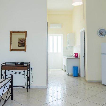 Laganas Strip Mall Apartments Ngoại thất bức ảnh
