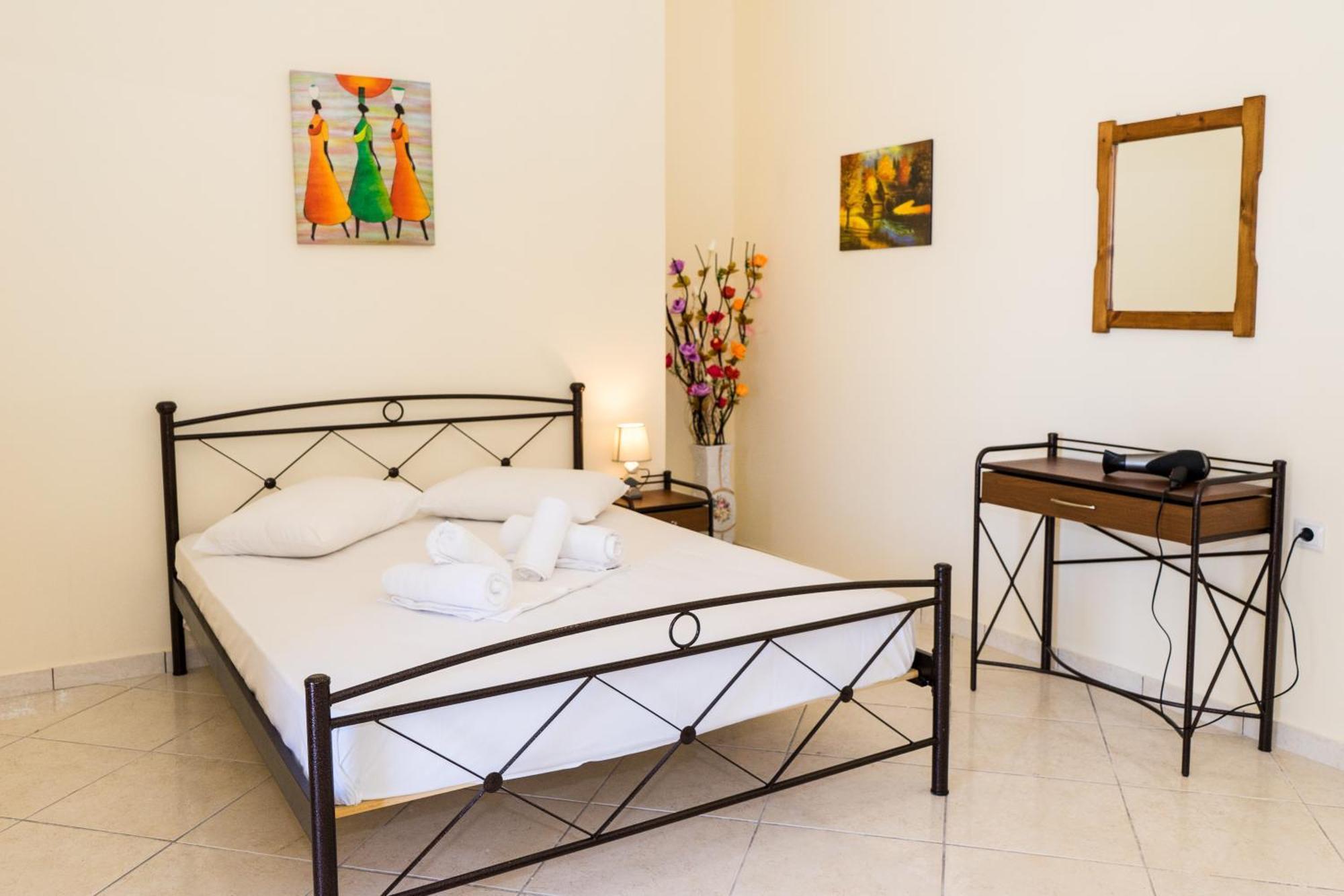 Laganas Strip Mall Apartments Ngoại thất bức ảnh