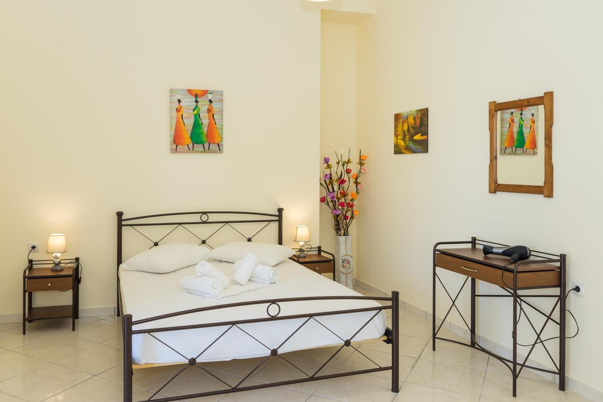 Laganas Strip Mall Apartments Ngoại thất bức ảnh