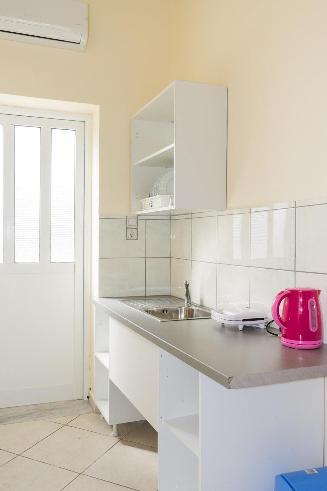 Laganas Strip Mall Apartments Ngoại thất bức ảnh