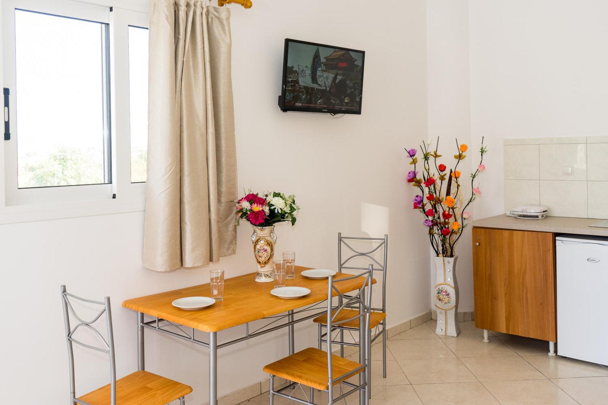 Laganas Strip Mall Apartments Ngoại thất bức ảnh
