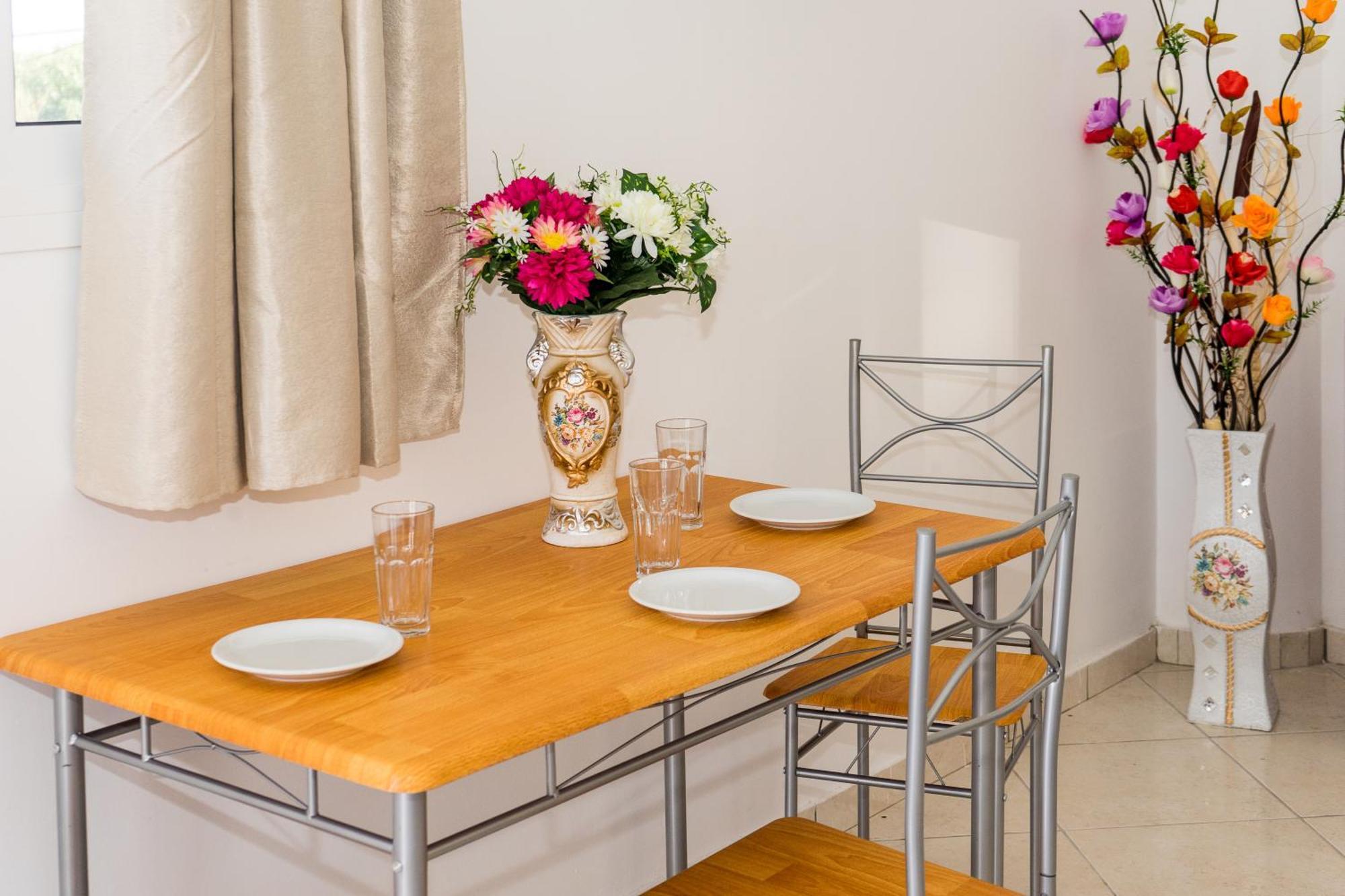 Laganas Strip Mall Apartments Ngoại thất bức ảnh