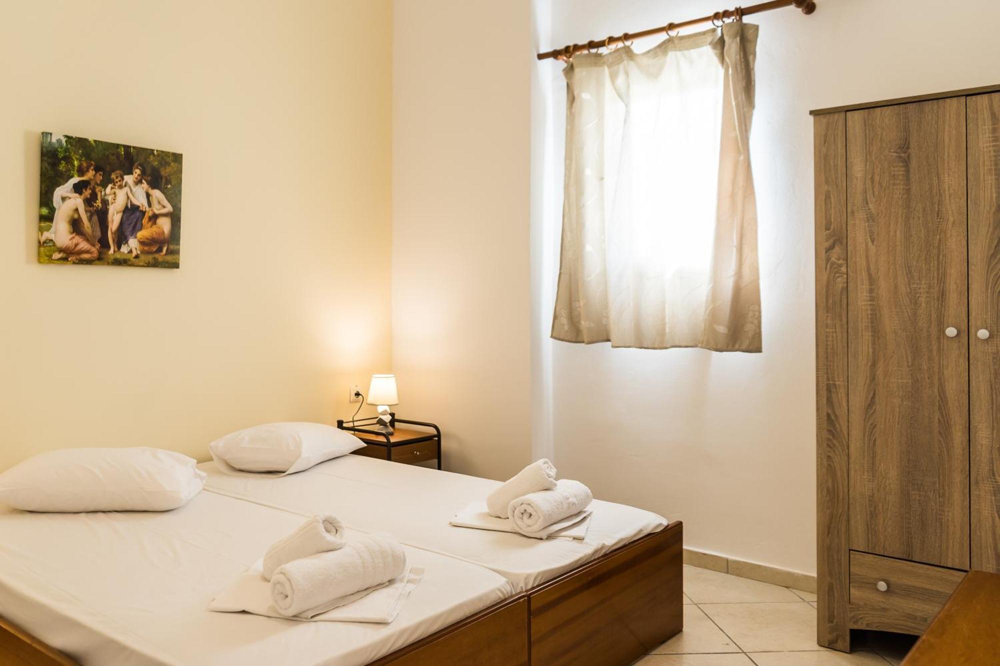 Laganas Strip Mall Apartments Ngoại thất bức ảnh